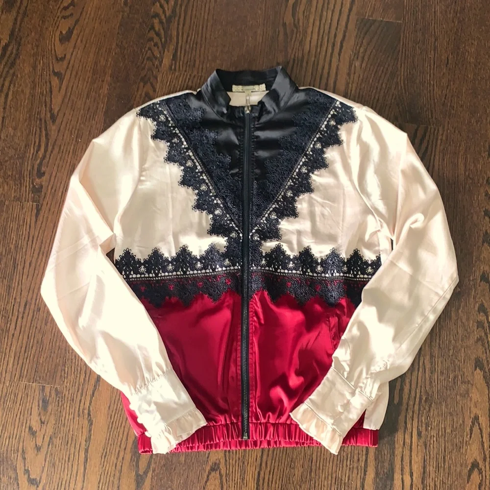Gimmicks by BKE Satin & Lace Jacket - Picture 1 of 2